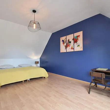 Spacious Holiday In Near Sea בית נופש *